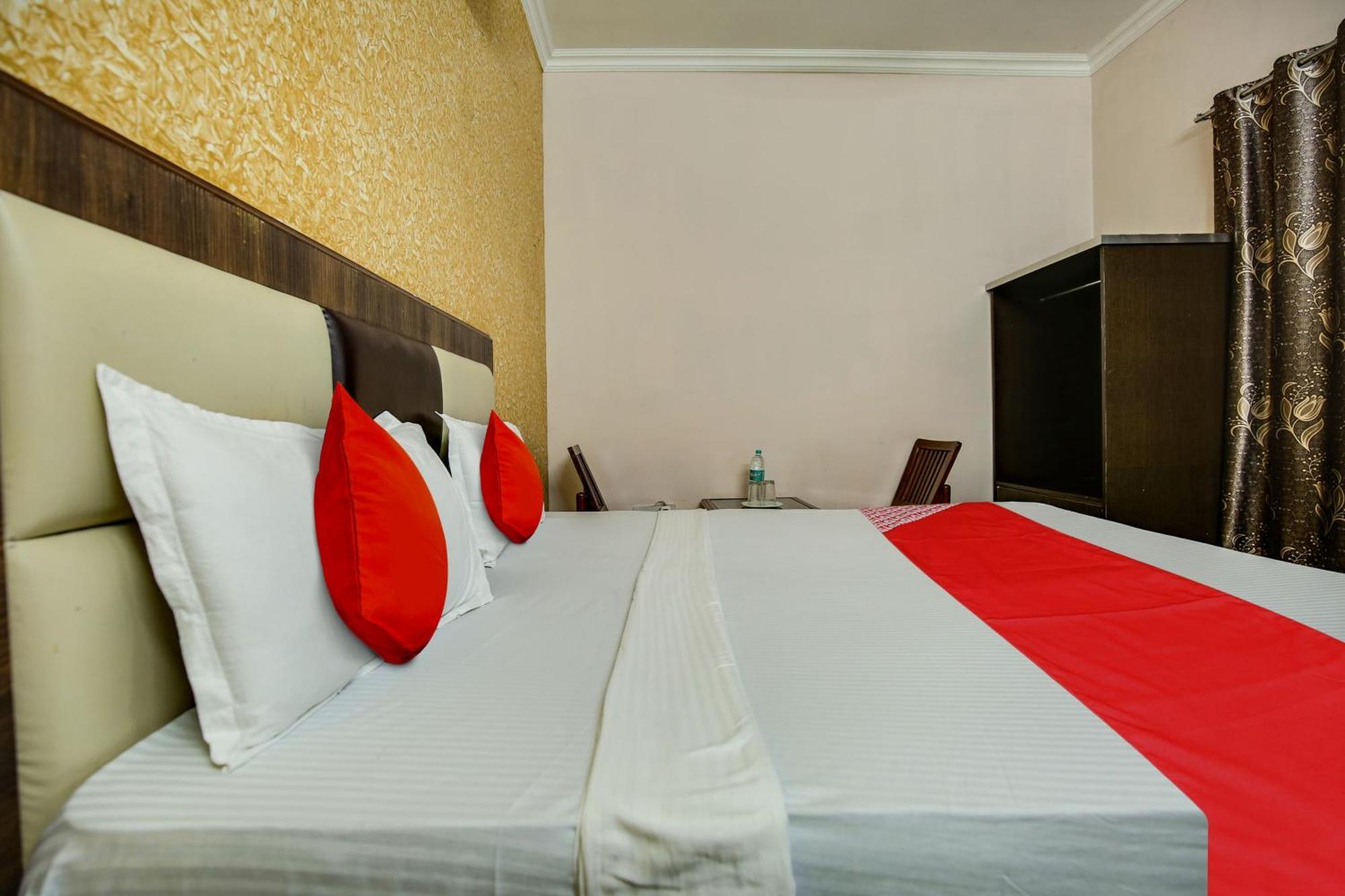 Hotel O Royal Mohali Экстерьер фото
