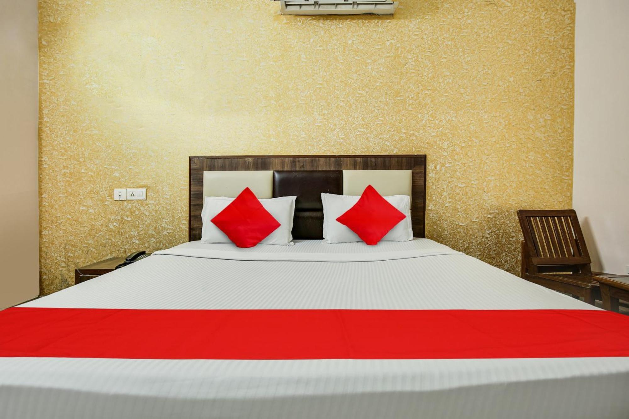 Hotel O Royal Mohali Экстерьер фото